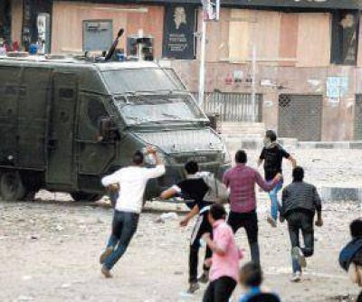 Contin�an las revueltas contra Mursi en Egipto