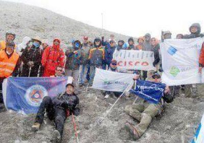 Realizan videconferencia desde la cima del Copahue 