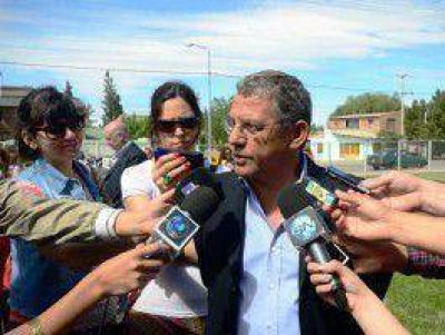 Con propulsi�n a gas, Quiroga enfatiza su disidencia