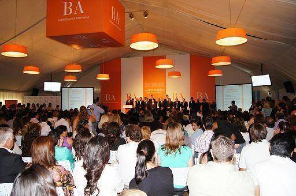 Ante m�s de 600 personas la Provincia reconoci� a los trabajadores p�blicos que se capacitaron