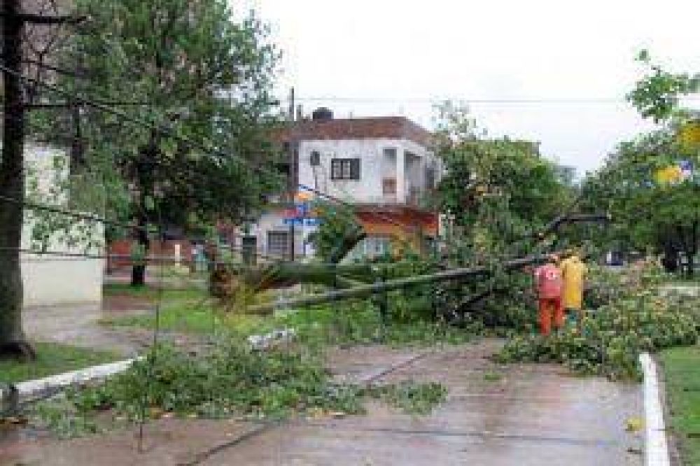 La tormenta puso en jaque a miles de chaque�os   