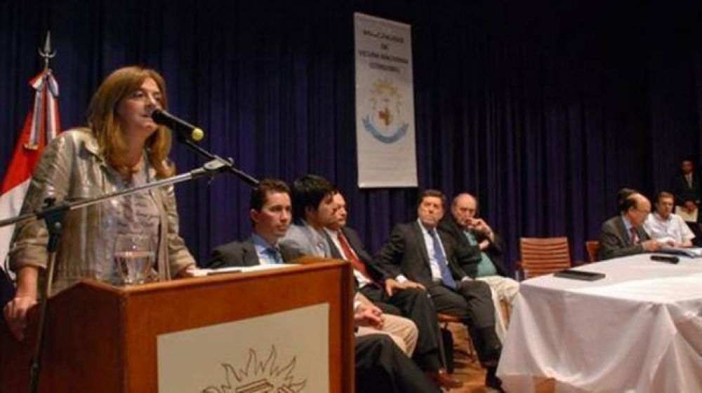 El delasotismo trata de contener a los intendentes del sur