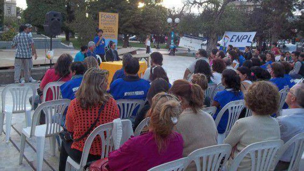 Bajo la mirada K, Cornejo present� la Fiesta de la Cerveza 