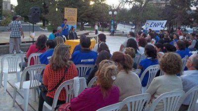 Bajo la mirada K, Cornejo present� la Fiesta de la Cerveza 