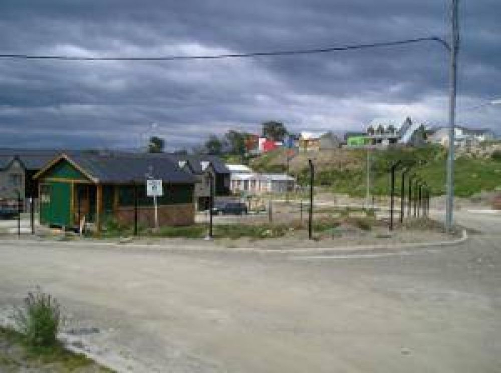 Contin�an obras para dotar de servicios a centros comunitarios