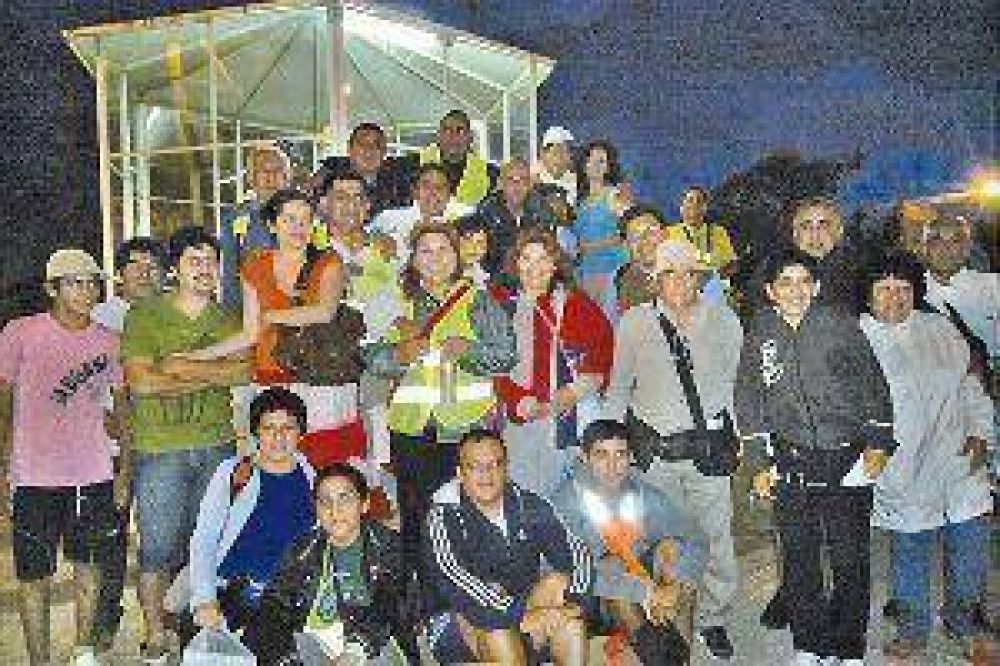 Los fieles ya caminan hacia la Virgen Morena de Catamarca 