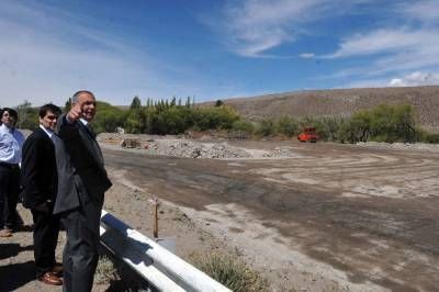 "Estamos pavimentando la Ruta 40 para integrar a todas las comunidades del borde de la Cordillera"