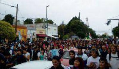 Marcha Multitudinaria y Pac�fica Contra La Megaminer�a y La Violencia