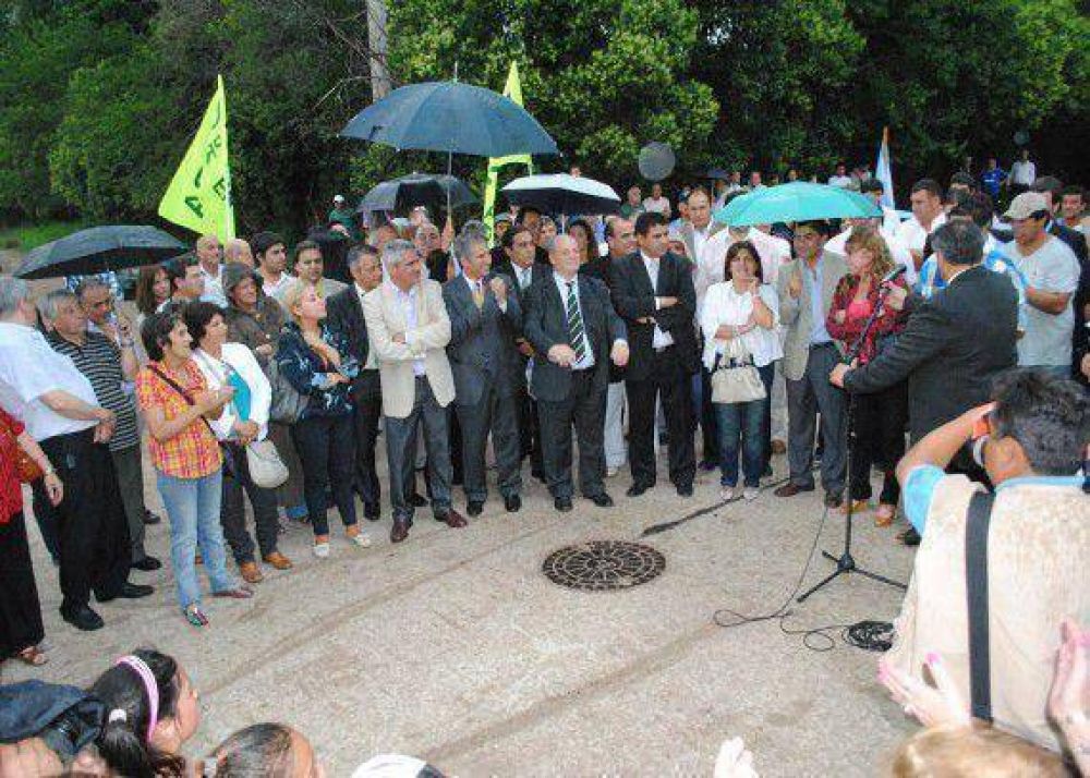 M�s asfalto para Villa Mercedes: se sumaron 9 cuadras en los barrios Santa Luc�a y Covimer