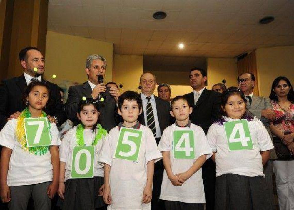Finaliz� la entrega de netbooks en toda la Provincia