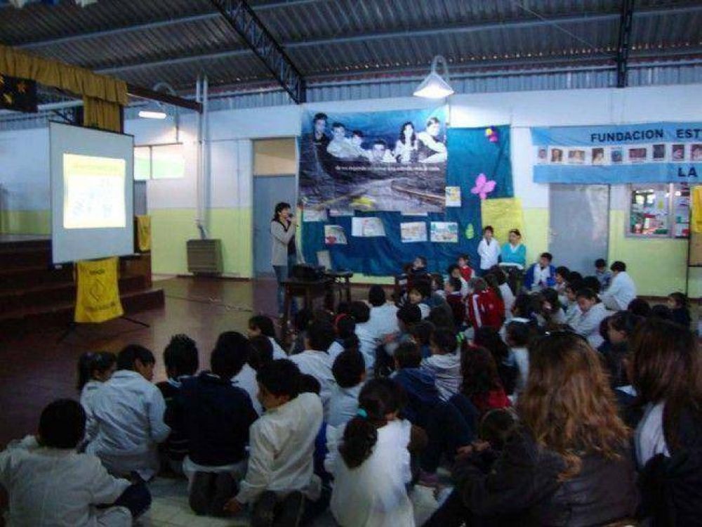 La Fundaci�n Estrellas Amarillas realiza charlas preventivas en escuelas 