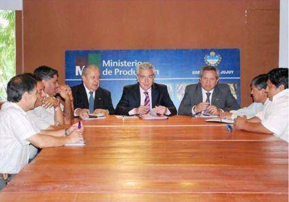 Abordan evoluci�n De agenda salarial