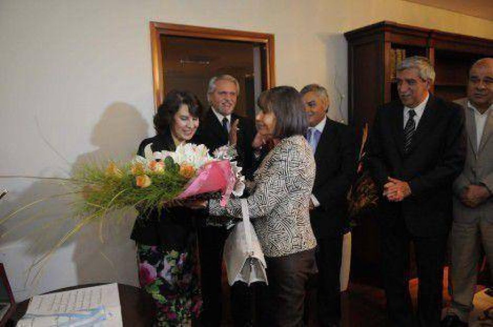 Una ex presidente de Ecuador visit� la Legislatura para hablar de cambio clim�tico  