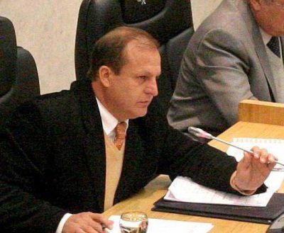 Cortalezzi descontar� el d�a a los trabajadores que se adhieran al paro de hoy 