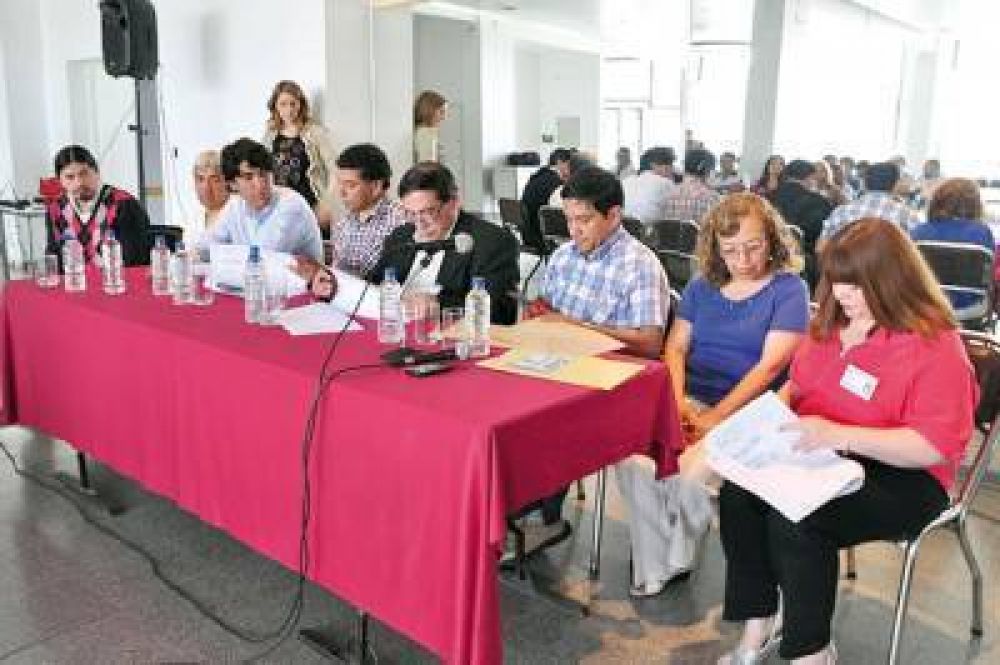 Se realiz� la apertura de sobres de licitaci�n de tierras fiscales