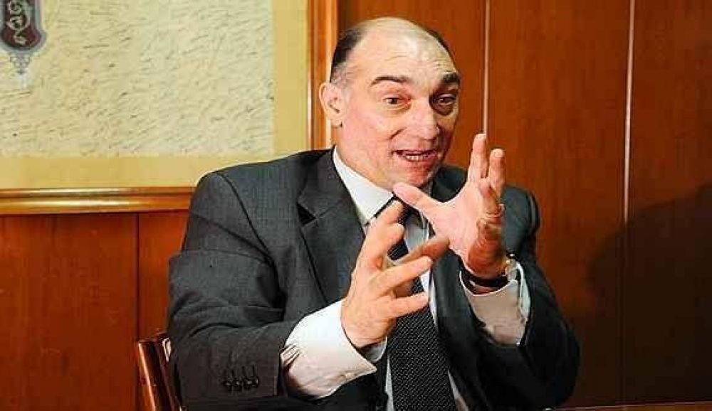 Mondino dice que en 10 d�as definir� si es candidato