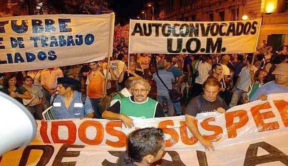 Marcharon contra despidos por la crisis
