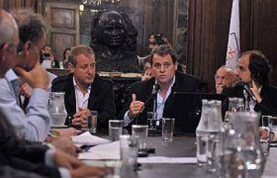 Piccardo defendi� proyecto de Macri para traspasar el subte