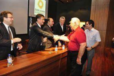 Seg�n Gioja, no consideran dar un plus a fin de a�o	