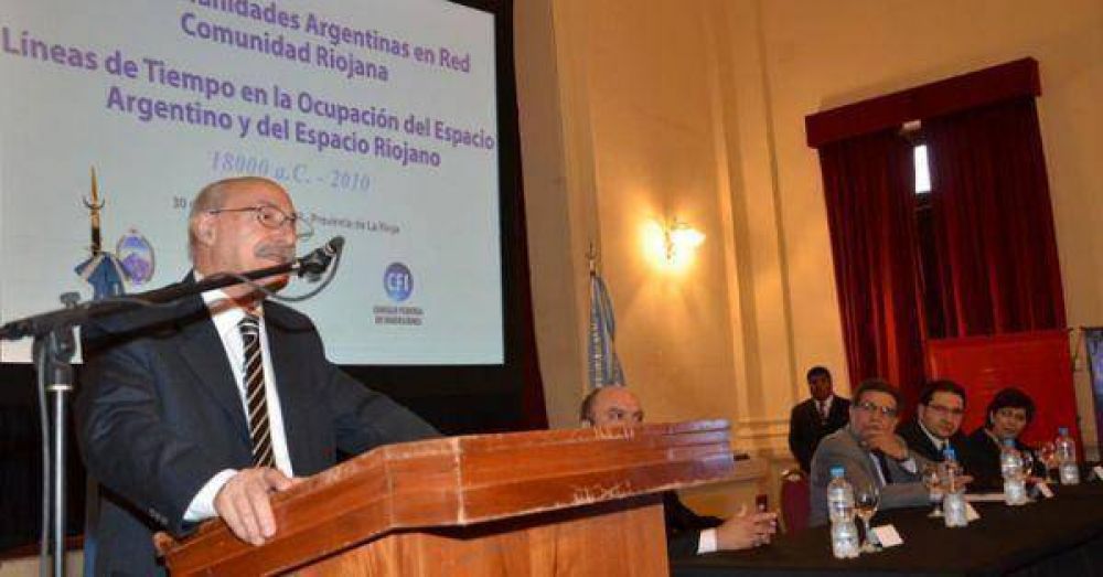 El titular del CFI inst� a tener una visi�n amplia y conceptual de la historia 