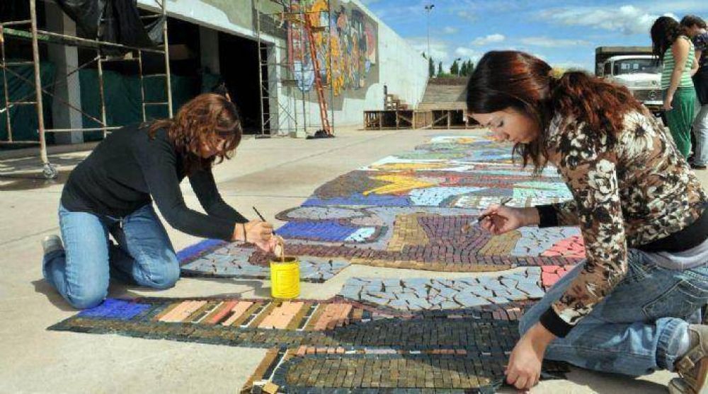 Mosaicos coloridos para el Parque Central 