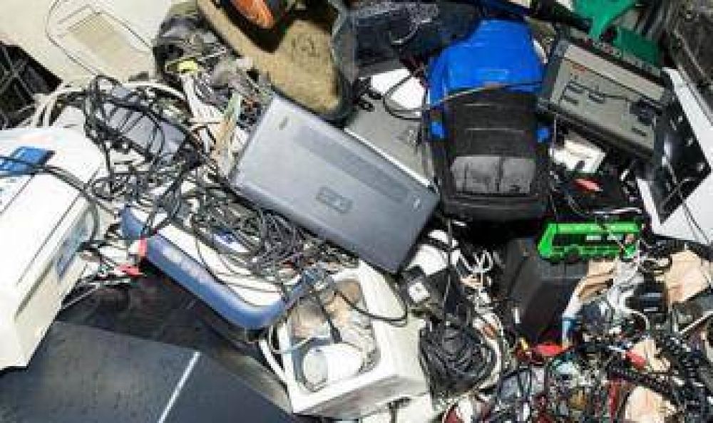Gran participaci�n de vecinos y empresas en la �Campa�a de reciclaje electr�nico�
