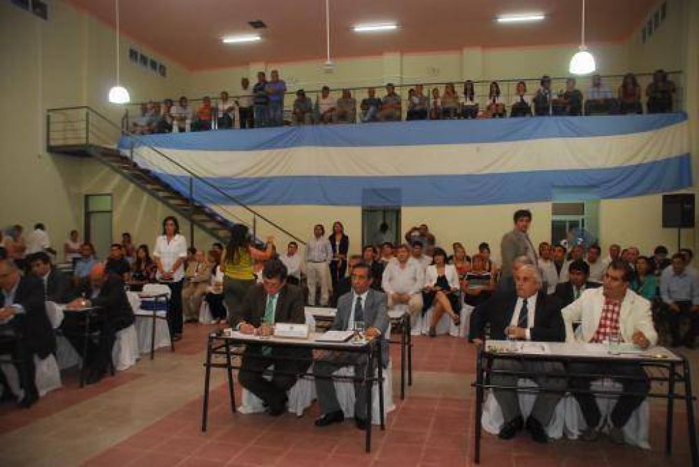 La C�mara de Senadores sesion� en Recreo  