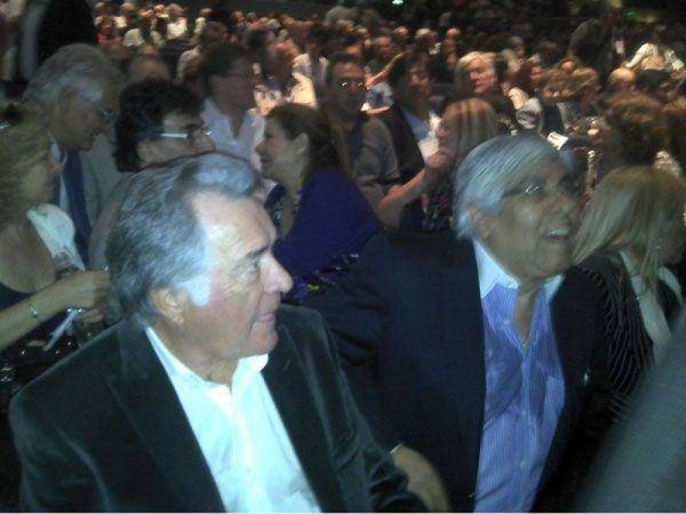 La primera foto de Moyano y Barrionuevo para una alianza gremial anti K