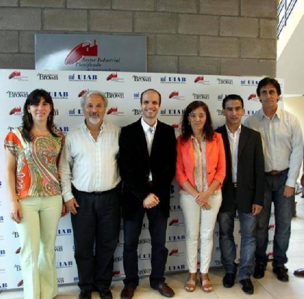 La UNQui y el municipio presentaron la primera etapa de an�lisis de PYMES exportadoras