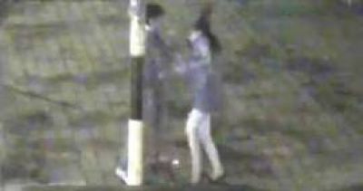 C�maras: la violenta agresi�n de un joven a su novia en la calle 