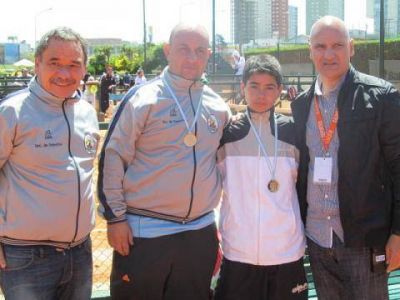 Lleg� la delegaci�n bragadense con ocho medallas