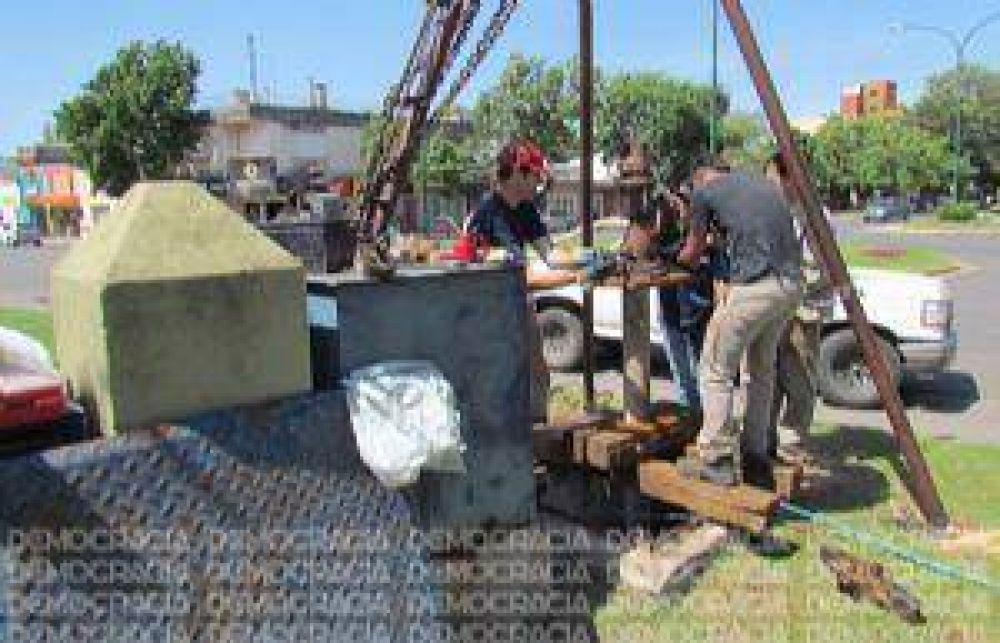 Trabajan para elevar el caudal de agua 