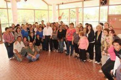 El Intendente particip� del agasajo a las trabajadoras vecinales