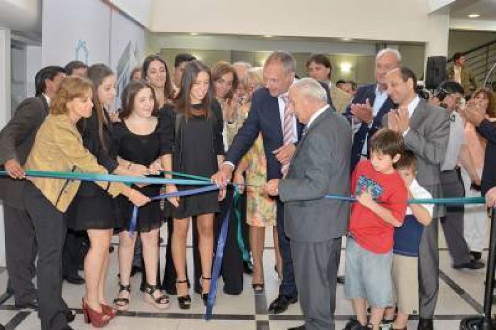 Cl�nica del Valle inaugur� nuevas y modernas instalaciones