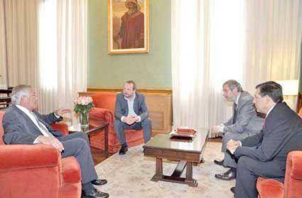 Visita protocolar de funcionarios nacionales  