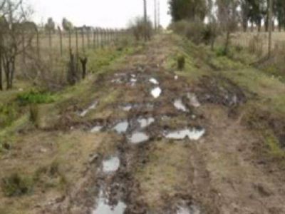 Vecinos de Olmos reclaman por el estado de abandono y las obras absurdas que realiza la delegaci�n