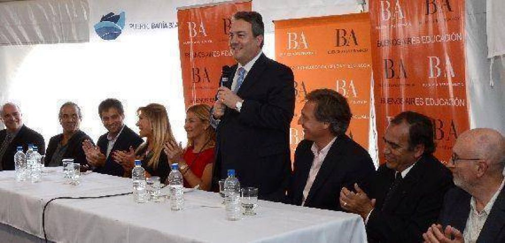 Firman convenio para Centros de Educaci�n Productiva