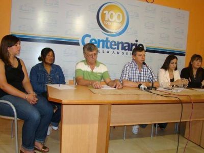 Abor�genes chaque�as participar�n de la Feria Internacional de Artesan�as 2012 