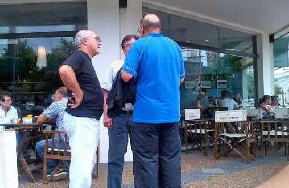 A tres meses de la renuncia de Tebes, Rainone est� en la misma situaci�n: no le alcanza para pagar los sueldos 