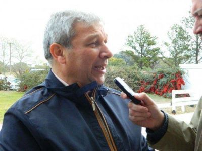 �Cuando no se responde a los intereses partidarios intentan poner a otro� 