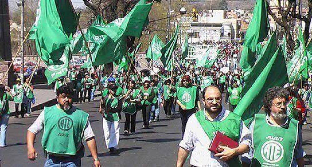 ATE se moviliz� al Ministerio de Salud 