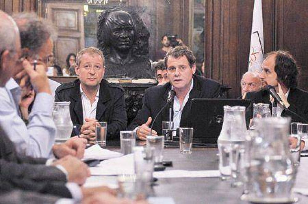 Macri transita por una v�a muy complicada 