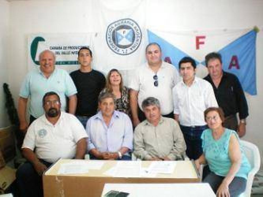 Lucas Palma de Conesa dijo que quedan unos 40 fruticultores de los m�s de 100 que hab�a y critic� a Eduardo Buzzi 