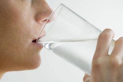  Especialistas destacan la importancia de incorporar m�s agua pura a la dieta diaria