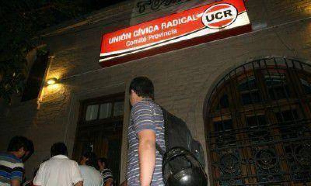 Militantes de la Juventud Radical denunciaron a Cornejo por "persecuci�n" 