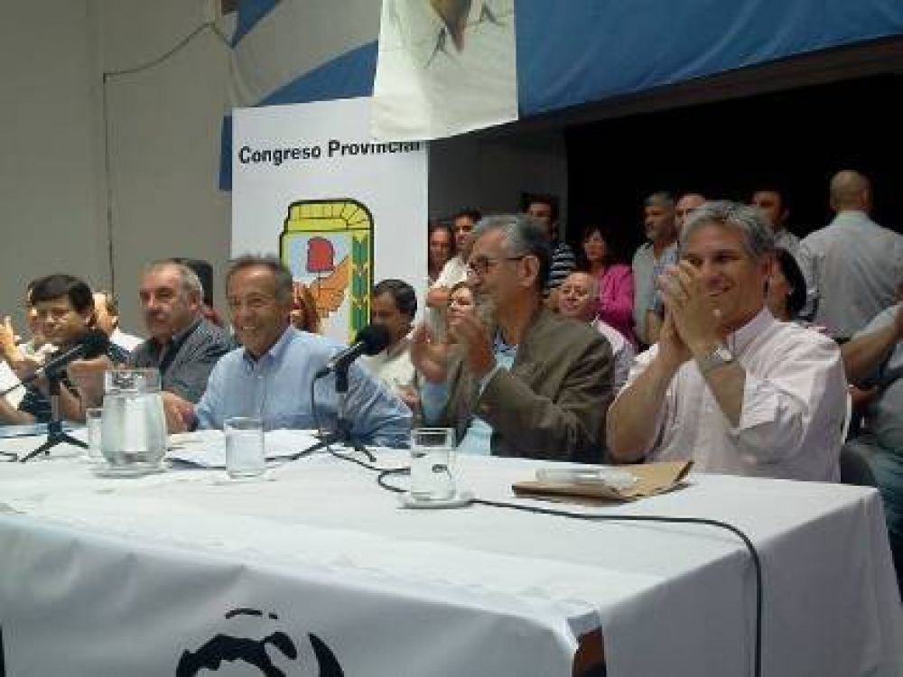 Asumi� la nueva conducci�n del PJ provincial 