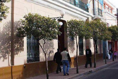 Un tramo de la Av. Julio A. Roca llevar� el nombre de Alfons�n  