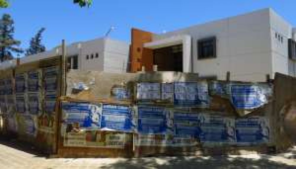 Centro Docente: dicen que lo terminar� una empresa local 