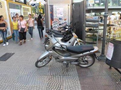 Secuestrar�n motos mal estacionadas 