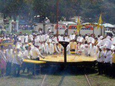 Pig��: Fiesta del Omelette Gigante con Los Calegaris y Le�n Gieco